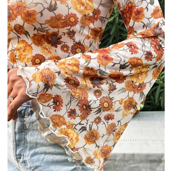 015 Boho Floral Print Scallop hem Blouse - Picture 4 of 6